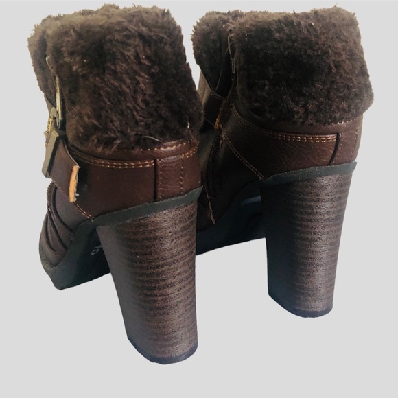 Guess Faux Fur Trimmed Ankle Booties in Dark Brown, Leather Sole, Size 6.5 - Picture 5 of 10